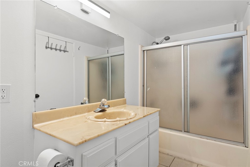 11300 Foothill Boulevard 7