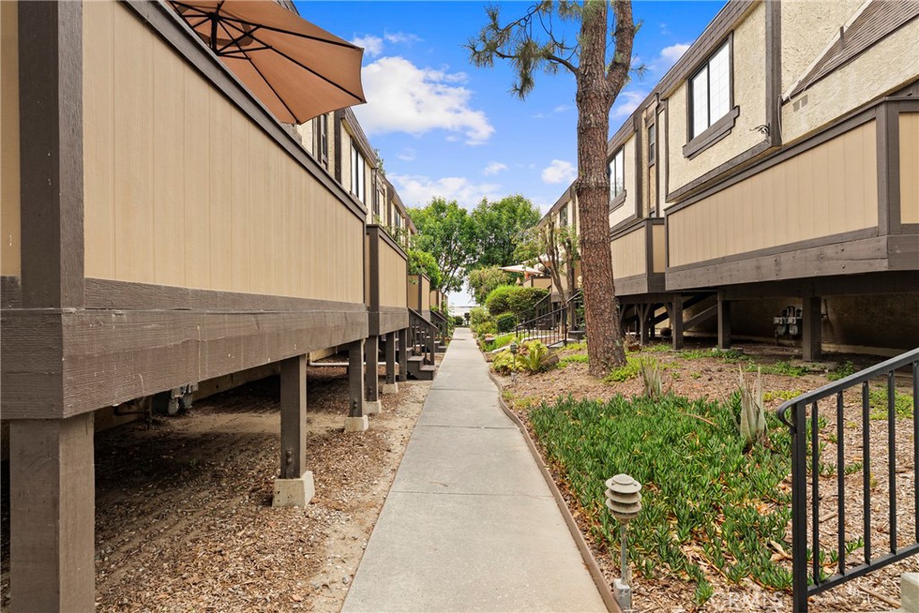 11300 Foothill Boulevard 7
