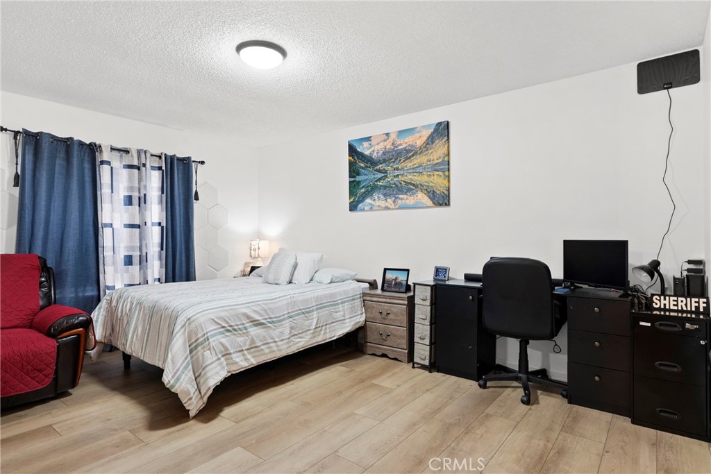 11300 Foothill Boulevard 7