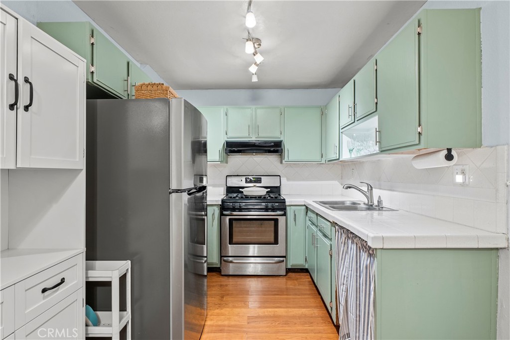 14435 Plummer 23