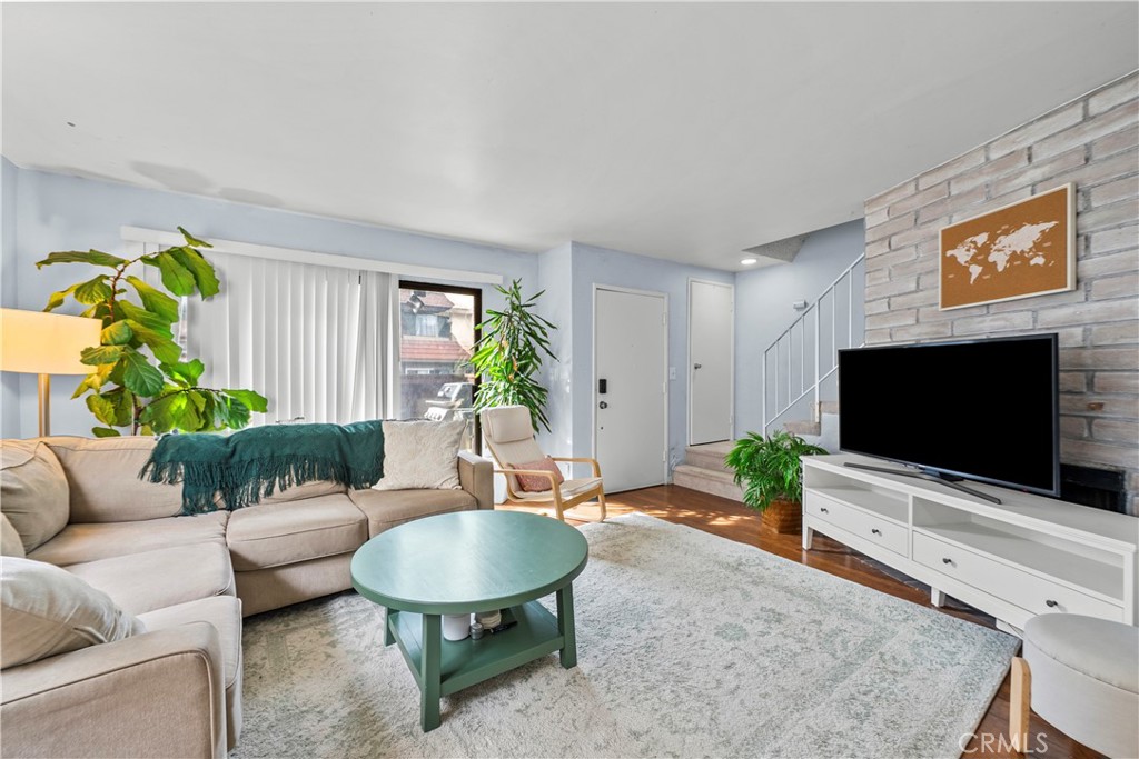 14435 Plummer 23