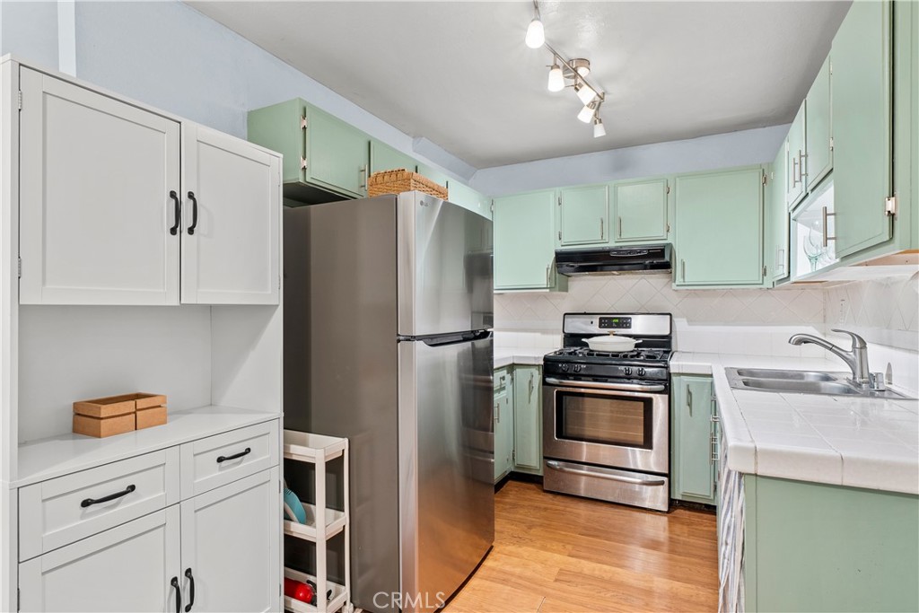 14435 Plummer 23