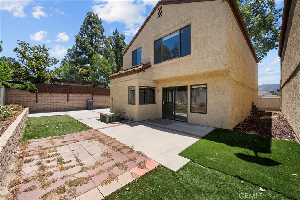 2224 Oak Haven