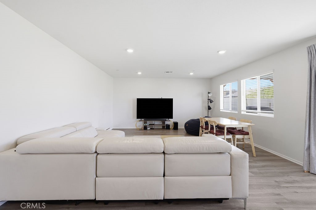 4384 W Avenue J-5