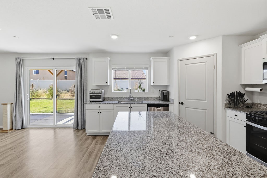 4384 W Avenue J-5
