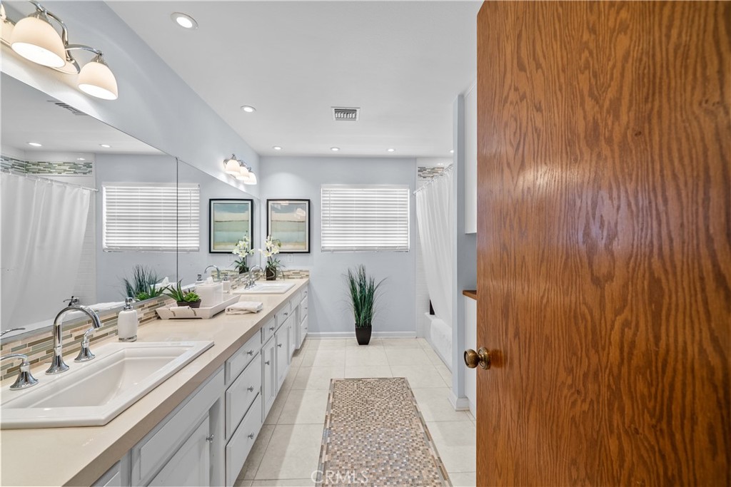 4721 W Avenue M14