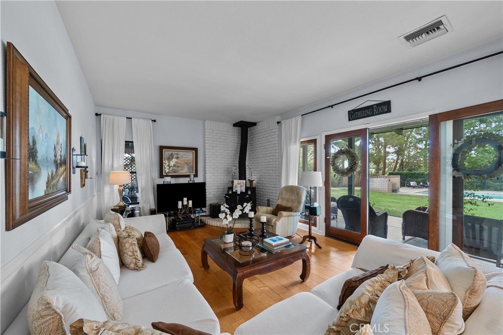 4721 W Avenue M14
