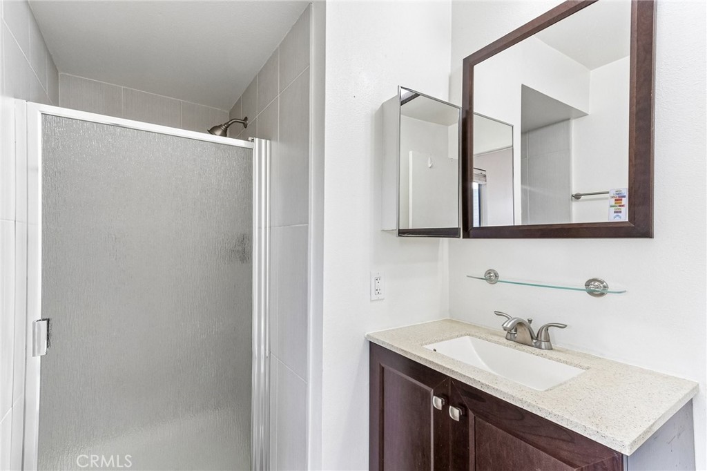 15113 Saticoy Street 25