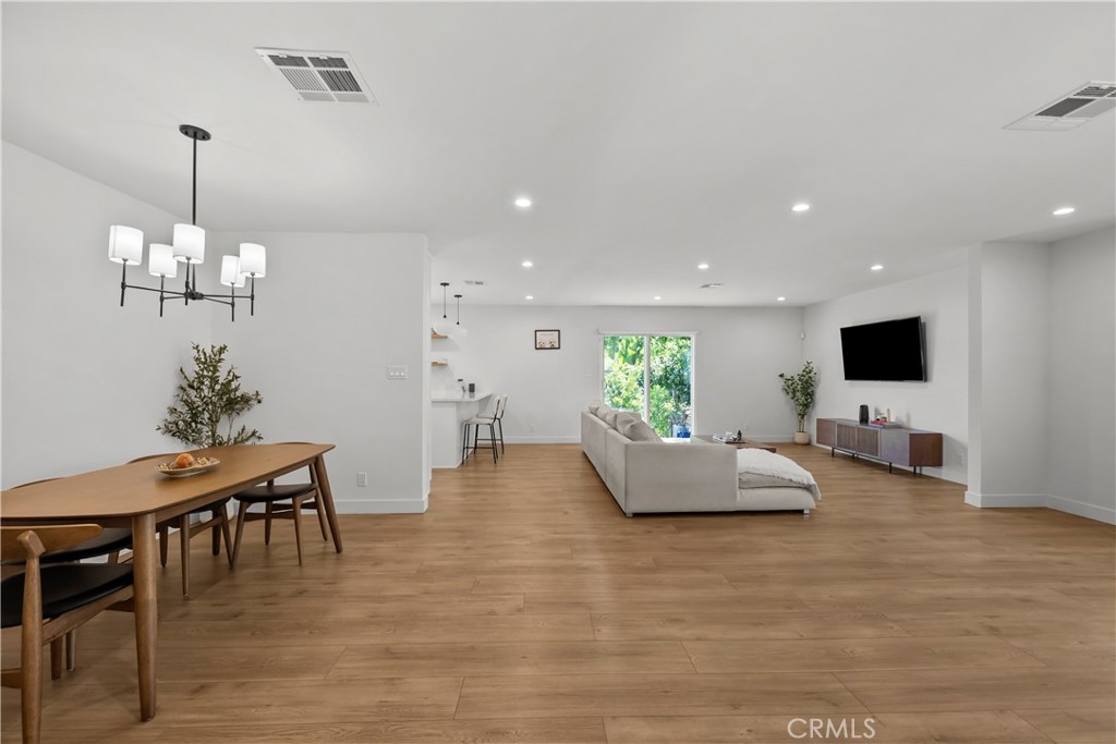 6946 Alcove