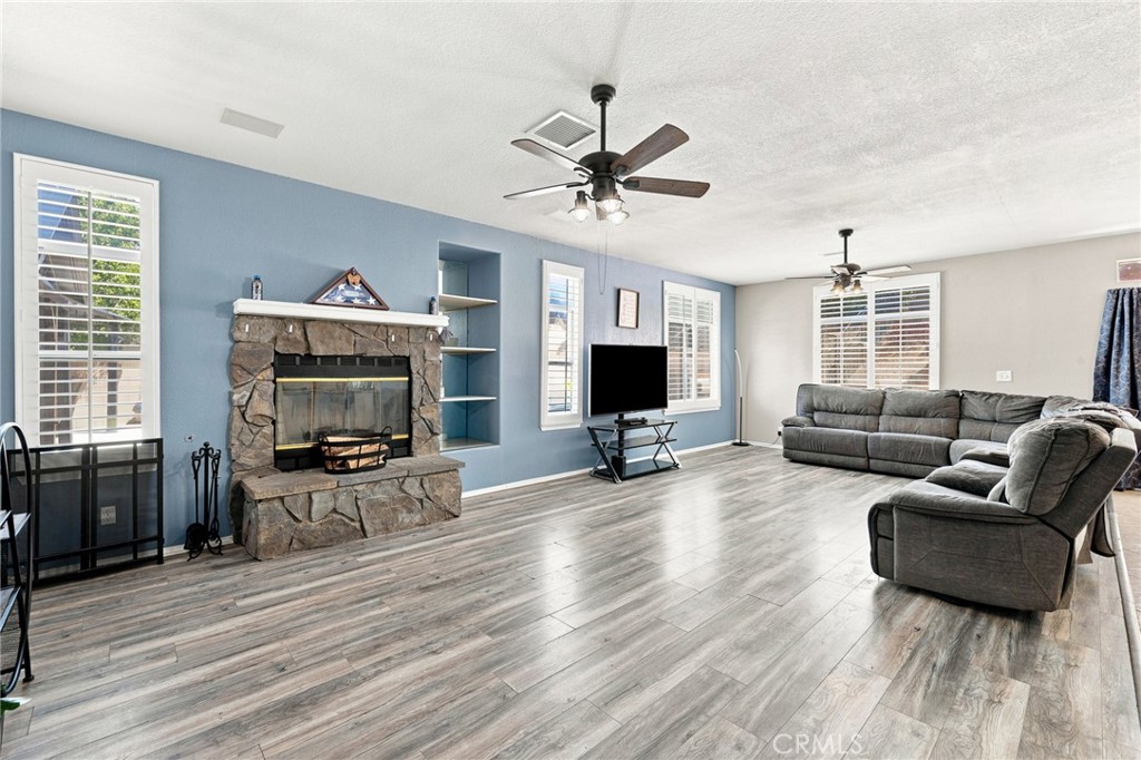 42103 Desert Hill Drive
