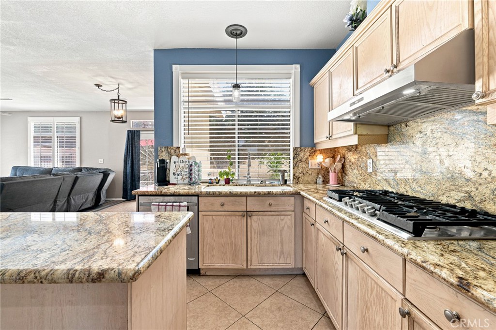 42103 Desert Hill Drive