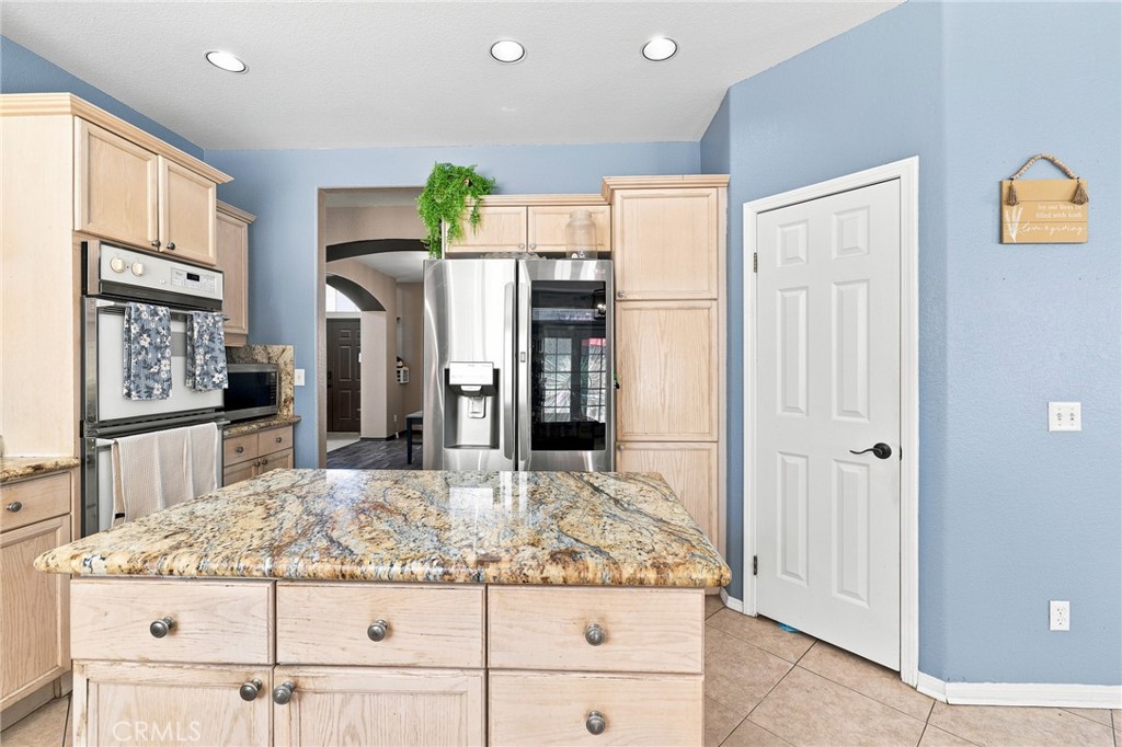 42103 Desert Hill Drive