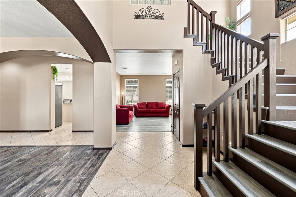42103 Desert Hill Drive