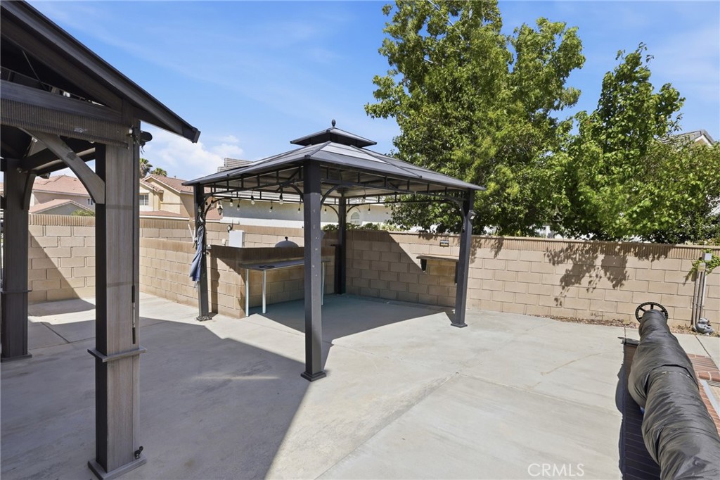 42103 Desert Hill Drive