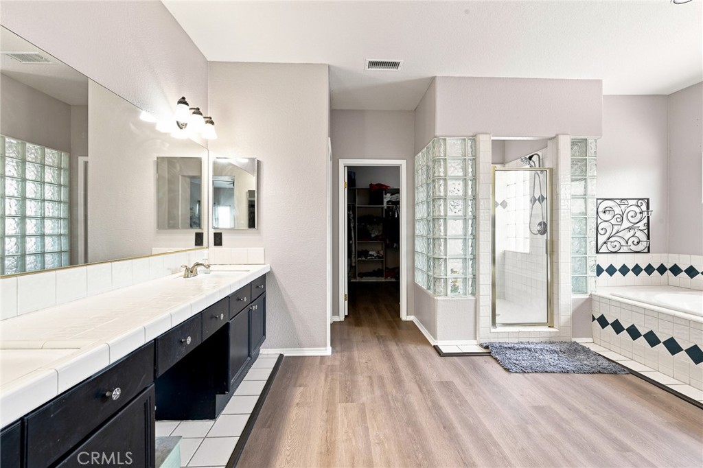 42103 Desert Hill Drive