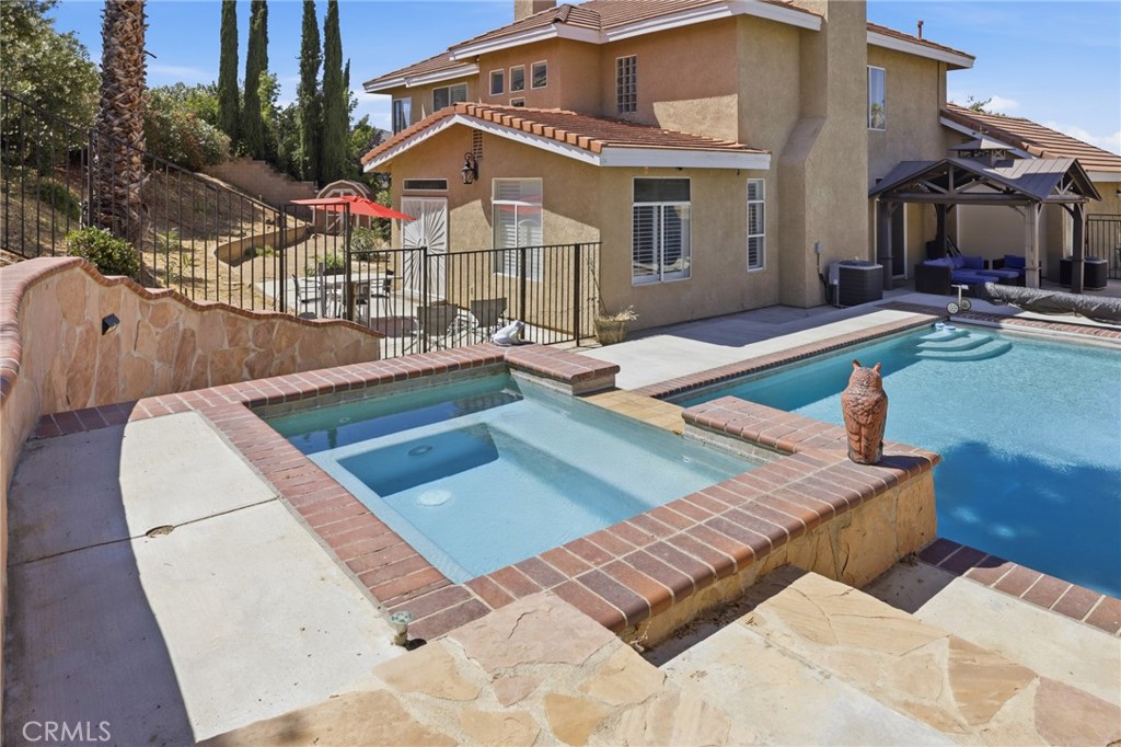 42103 Desert Hill Drive
