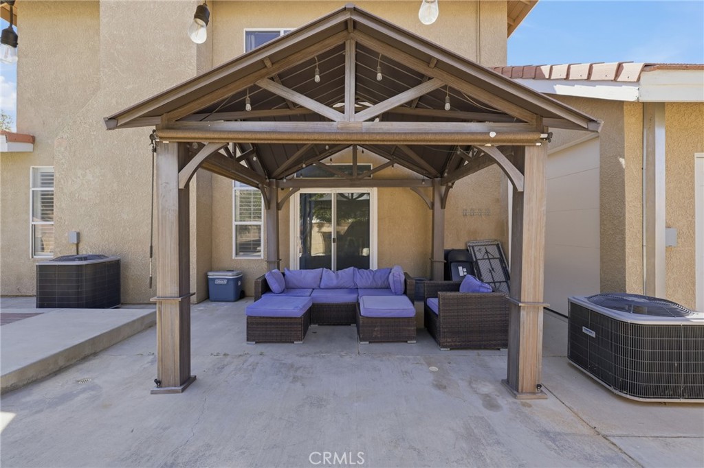 42103 Desert Hill Drive