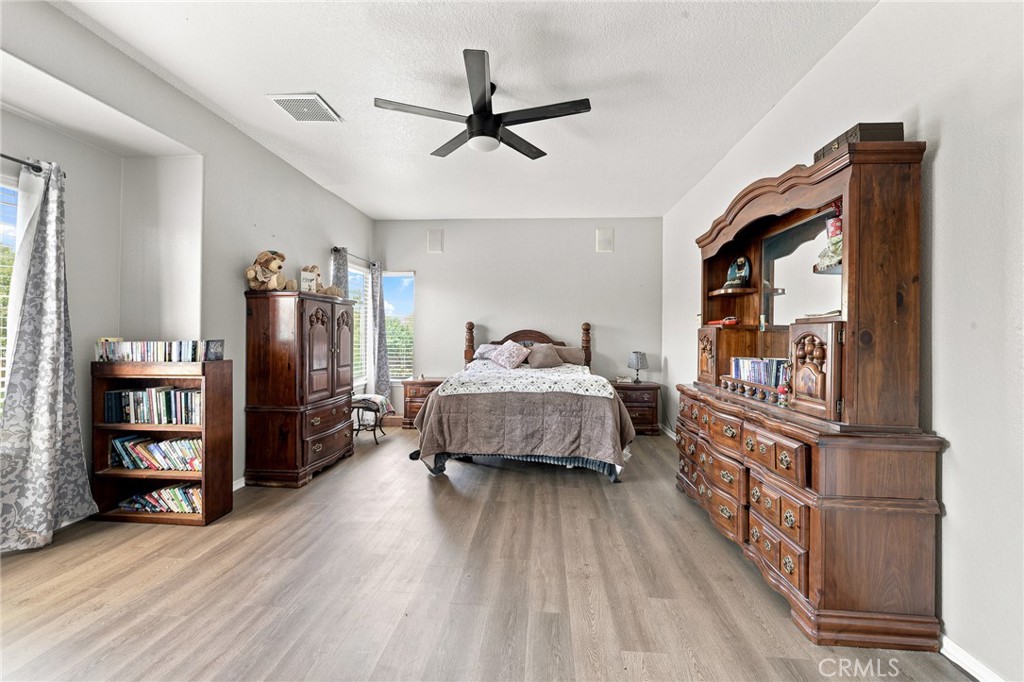 42103 Desert Hill Drive