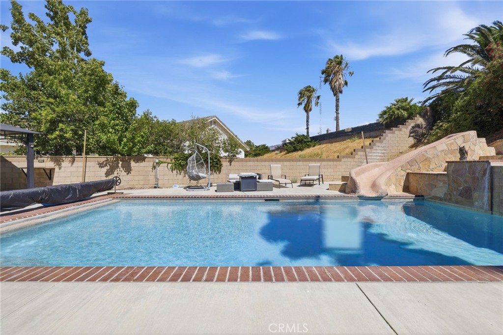 42103 Desert Hill Drive