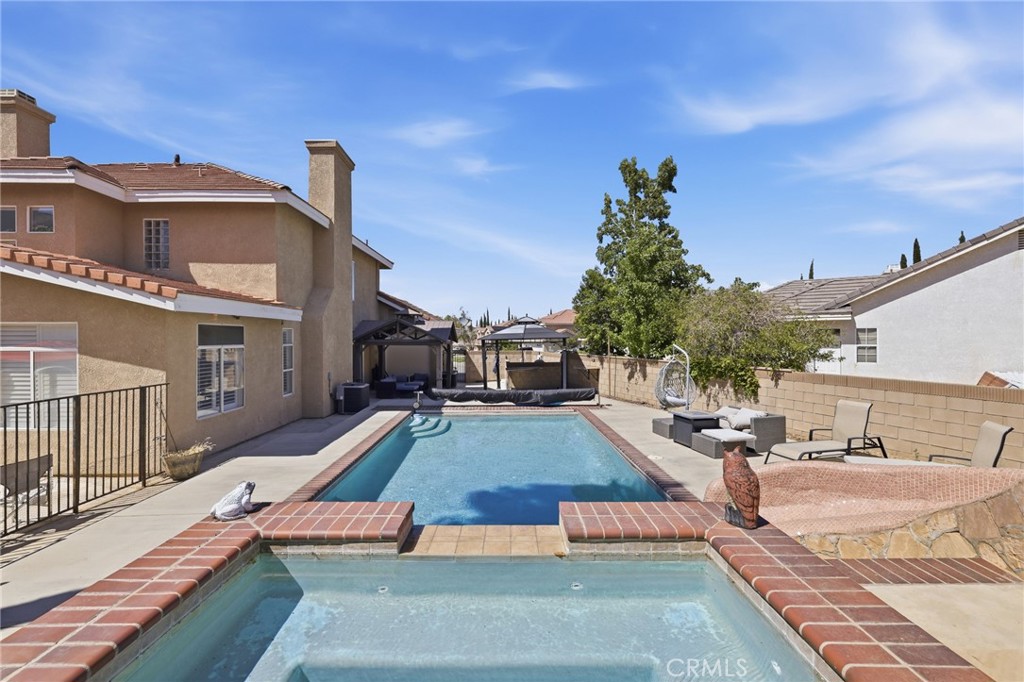 42103 Desert Hill Drive