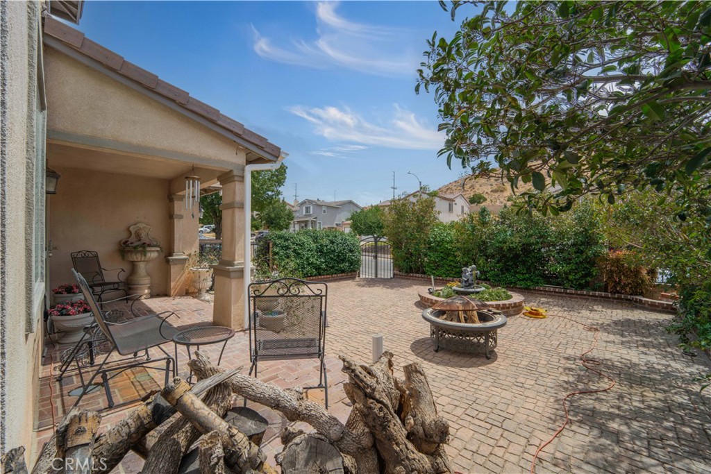 38332 Hillcrest Drive