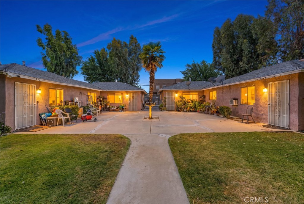 410 412 E Avenue Q7