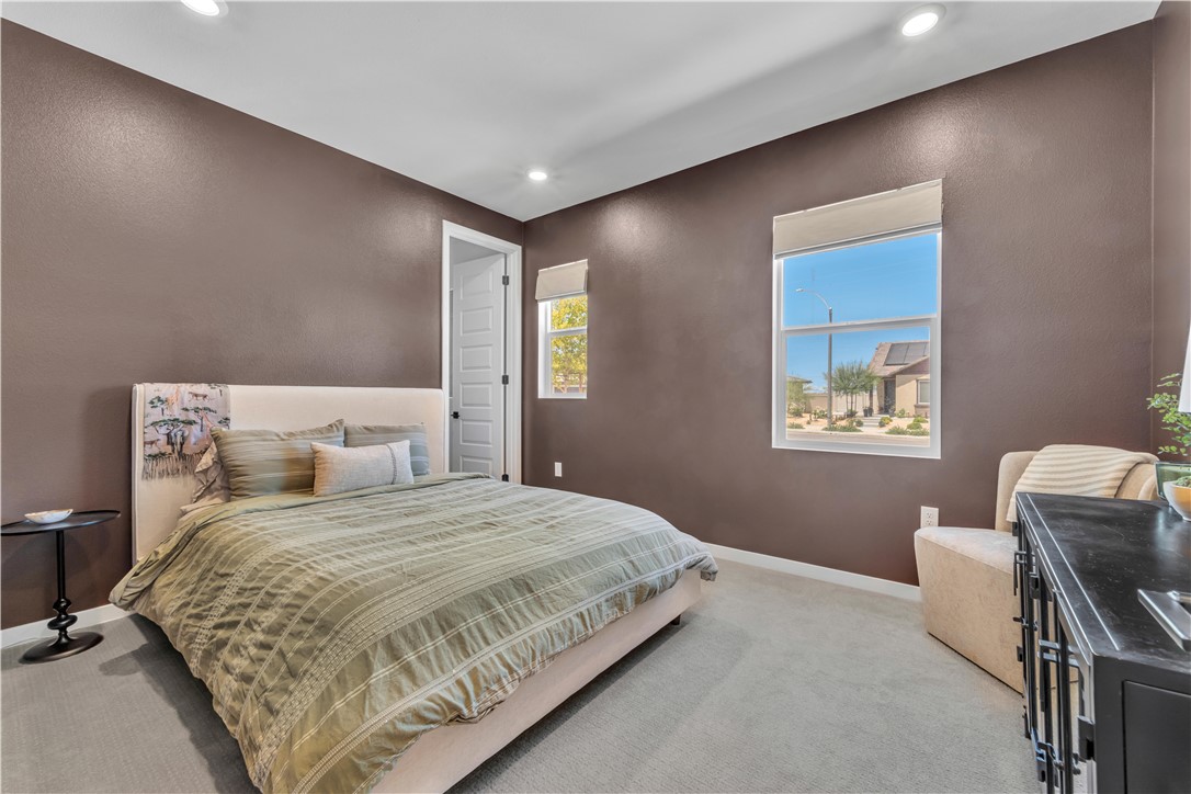 3230 Emerald Ln