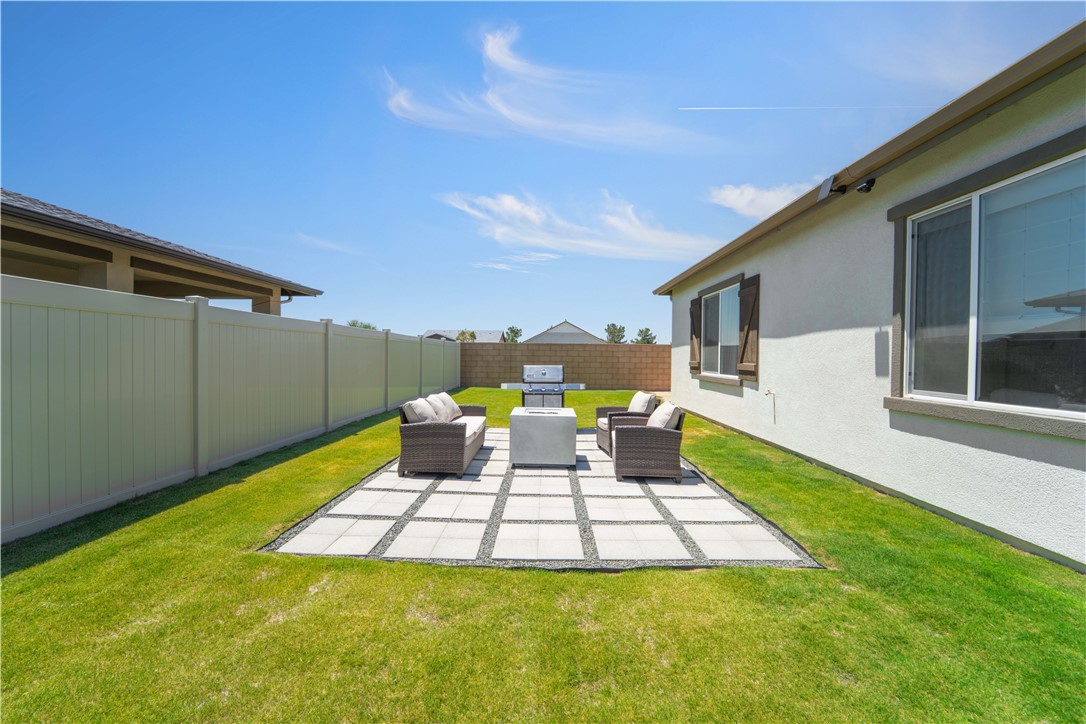 3230 Emerald Ln
