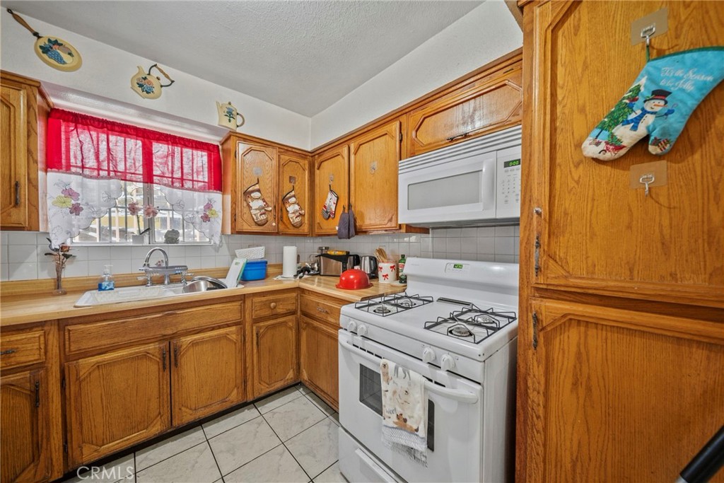 1875 W Slauson Avenue