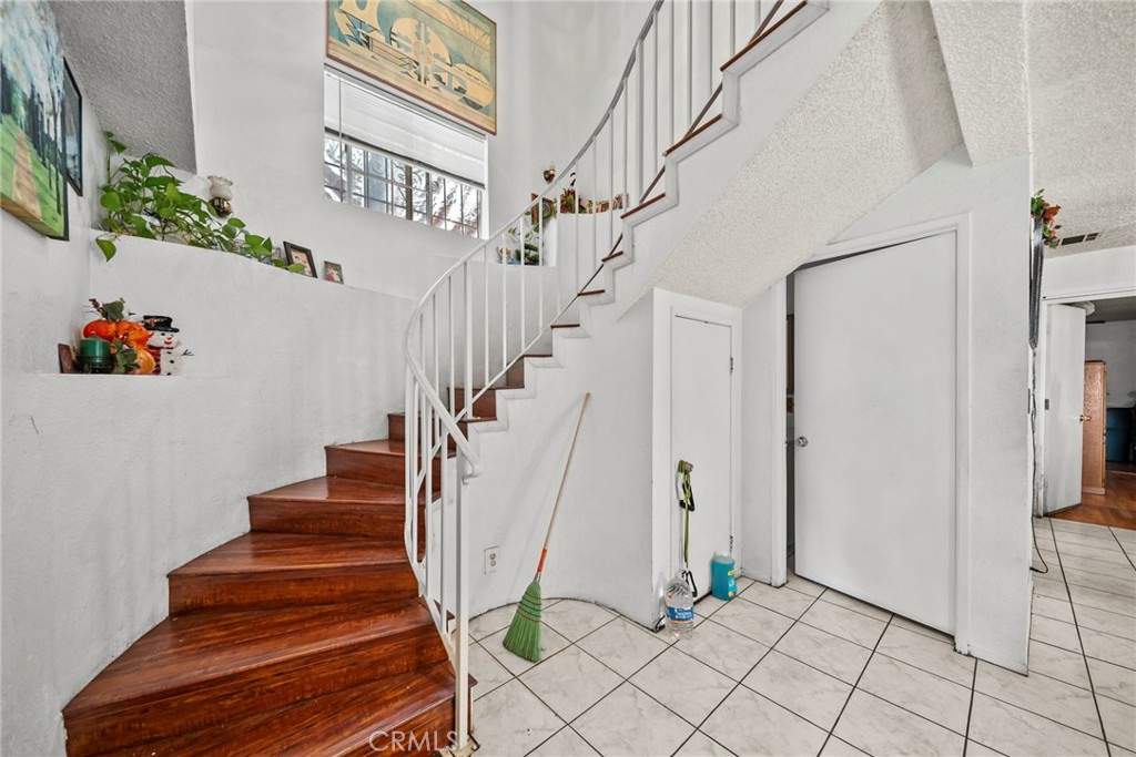 1875 W Slauson Avenue