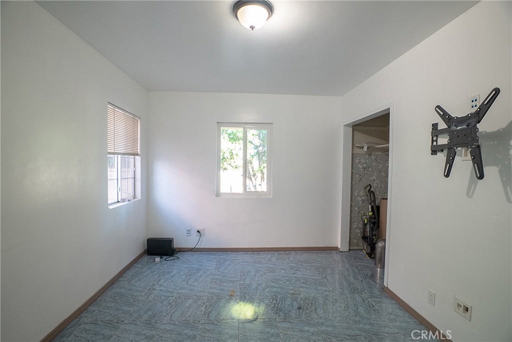 12821 Osborne