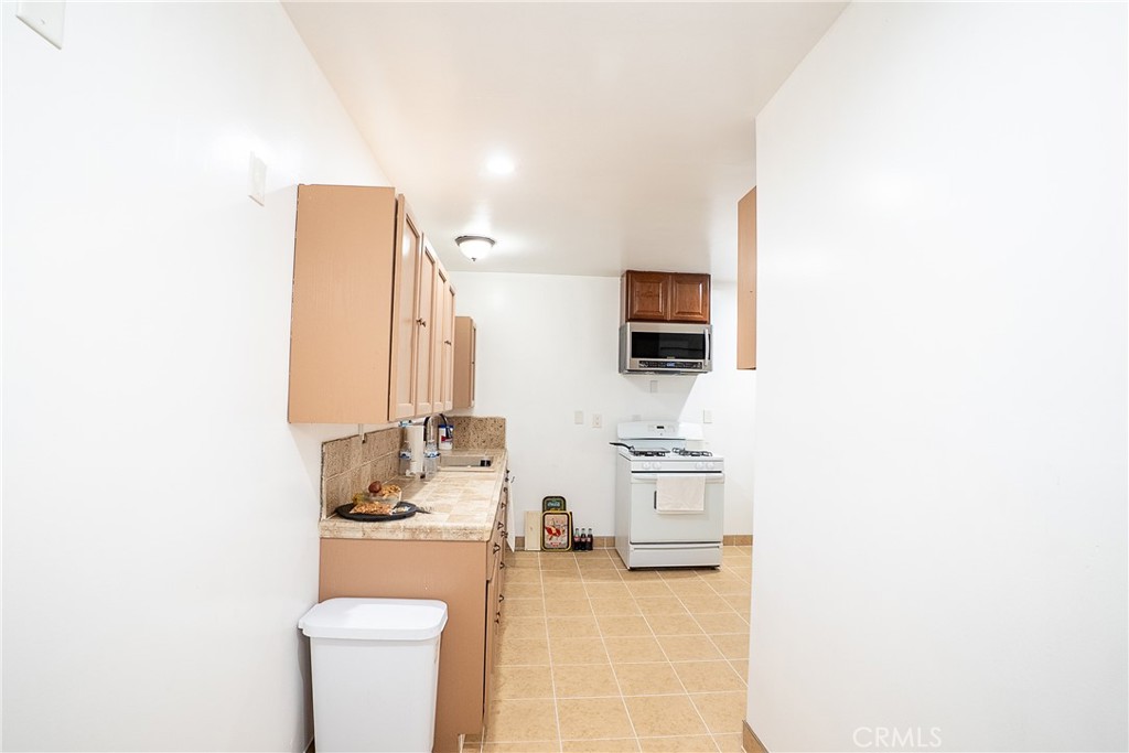 12821 Osborne