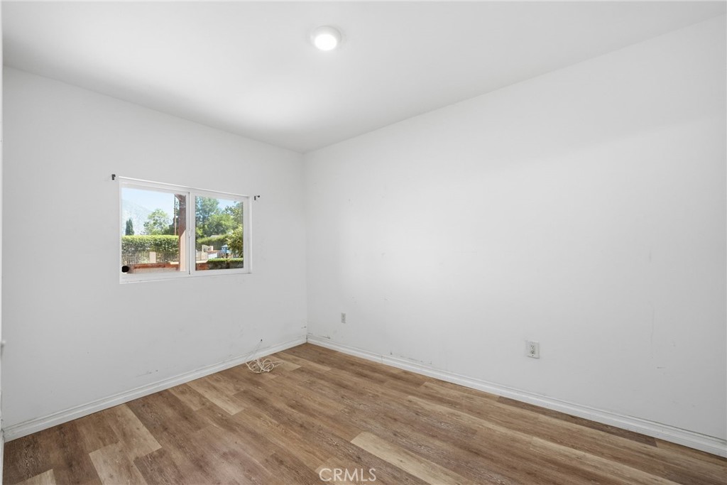 7914 Hillrose