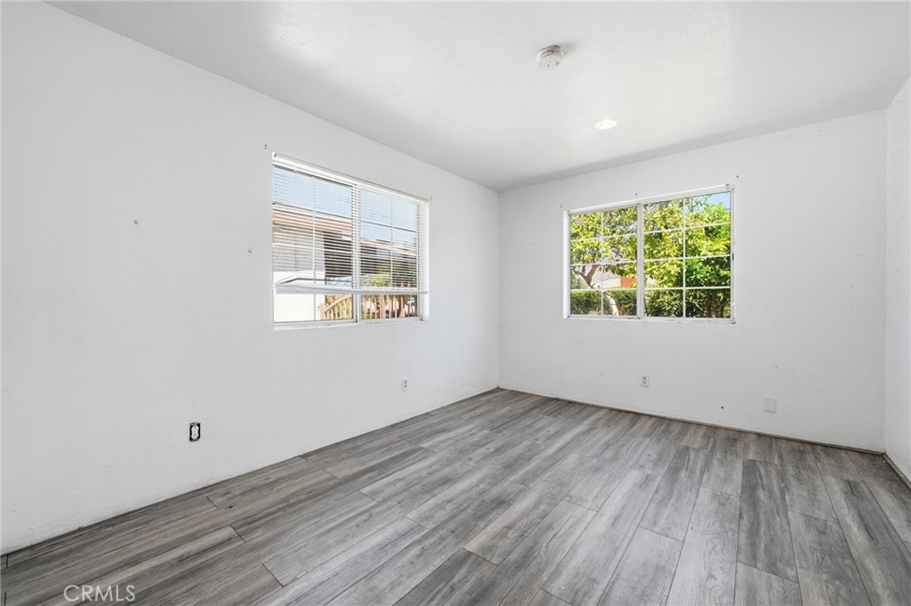7914 Hillrose