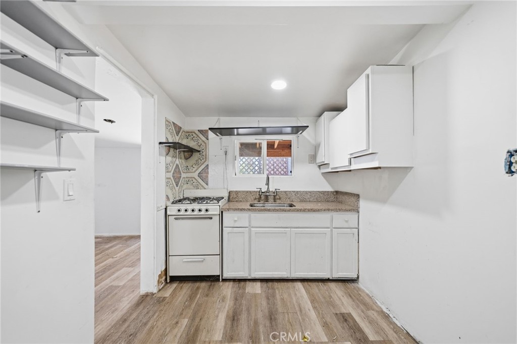 7914 Hillrose