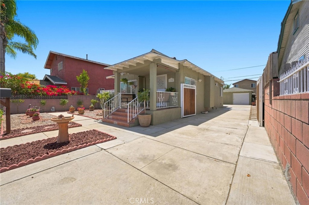1100 W Gage Avenue