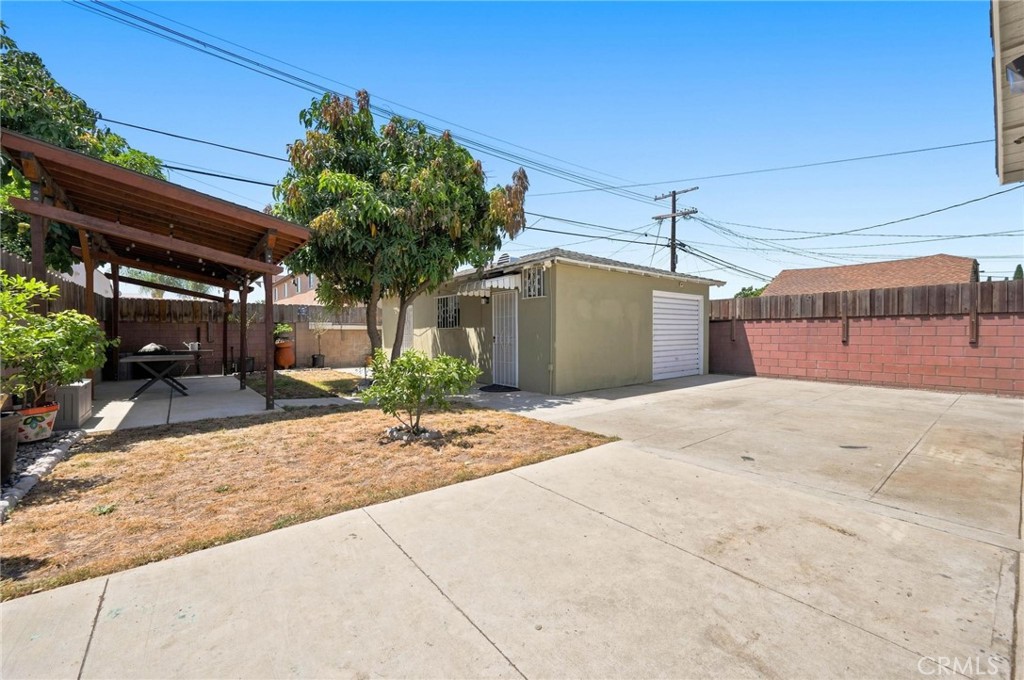1100 W Gage Avenue