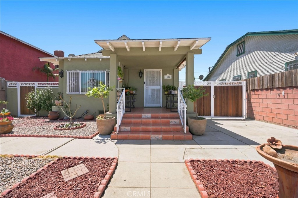1100 W Gage Avenue