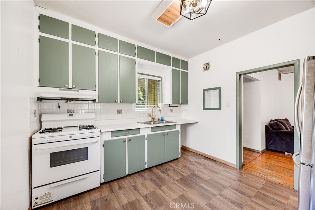 918 Terrace 49