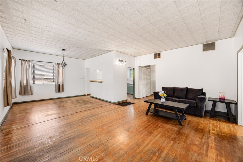 918 Terrace 49