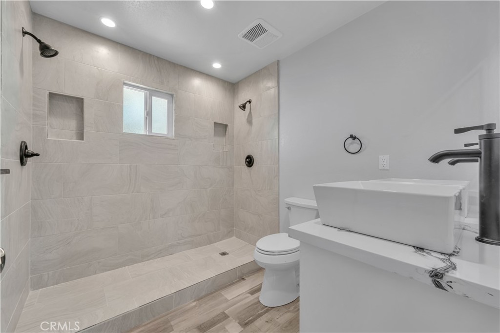 49020 70th Street W