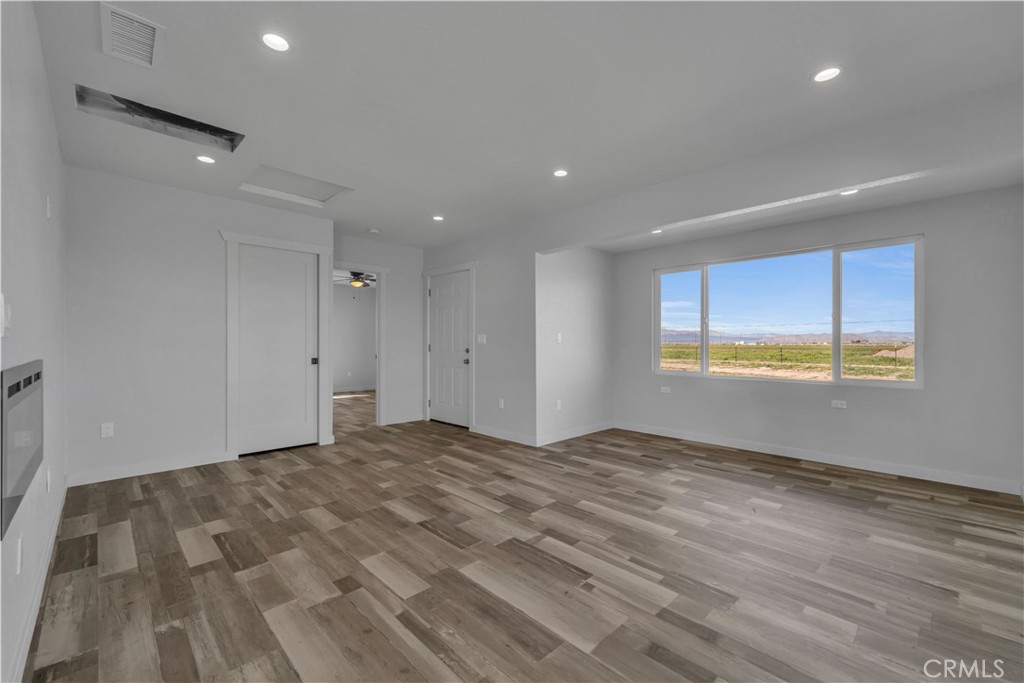 49040 70th Street W