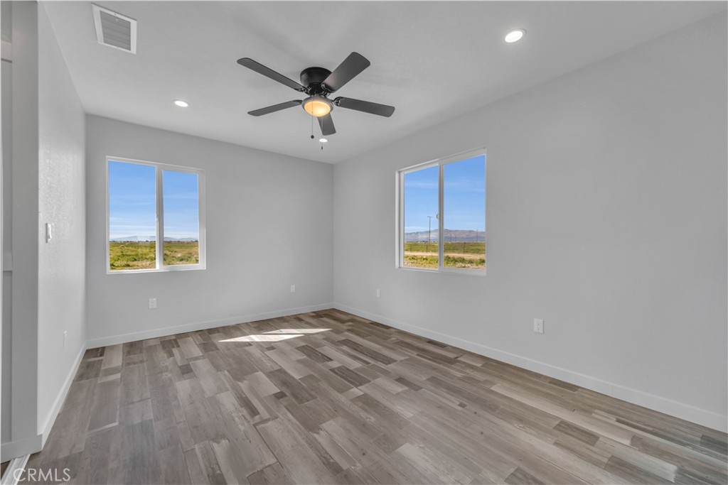 49040 70th Street W