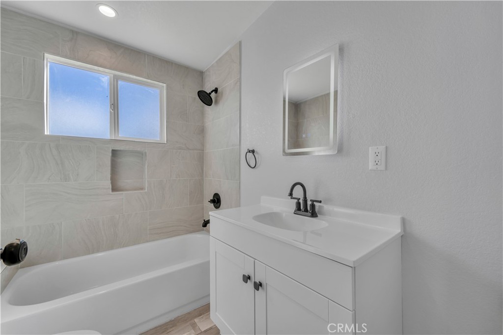 49040 70th Street W