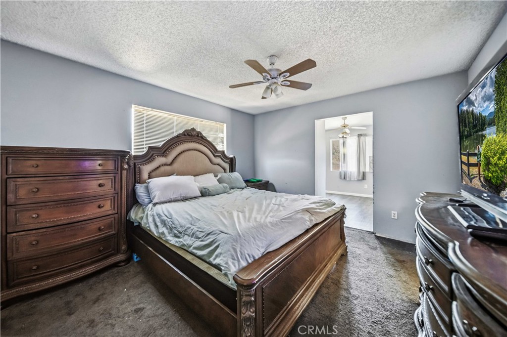 21511 San Gabriel