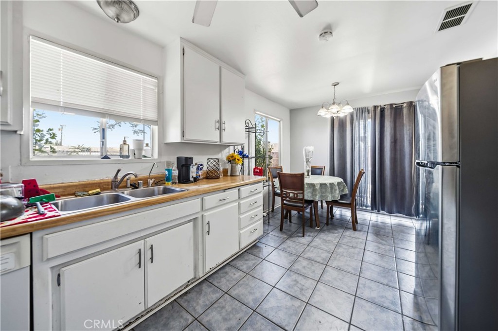 21511 San Gabriel
