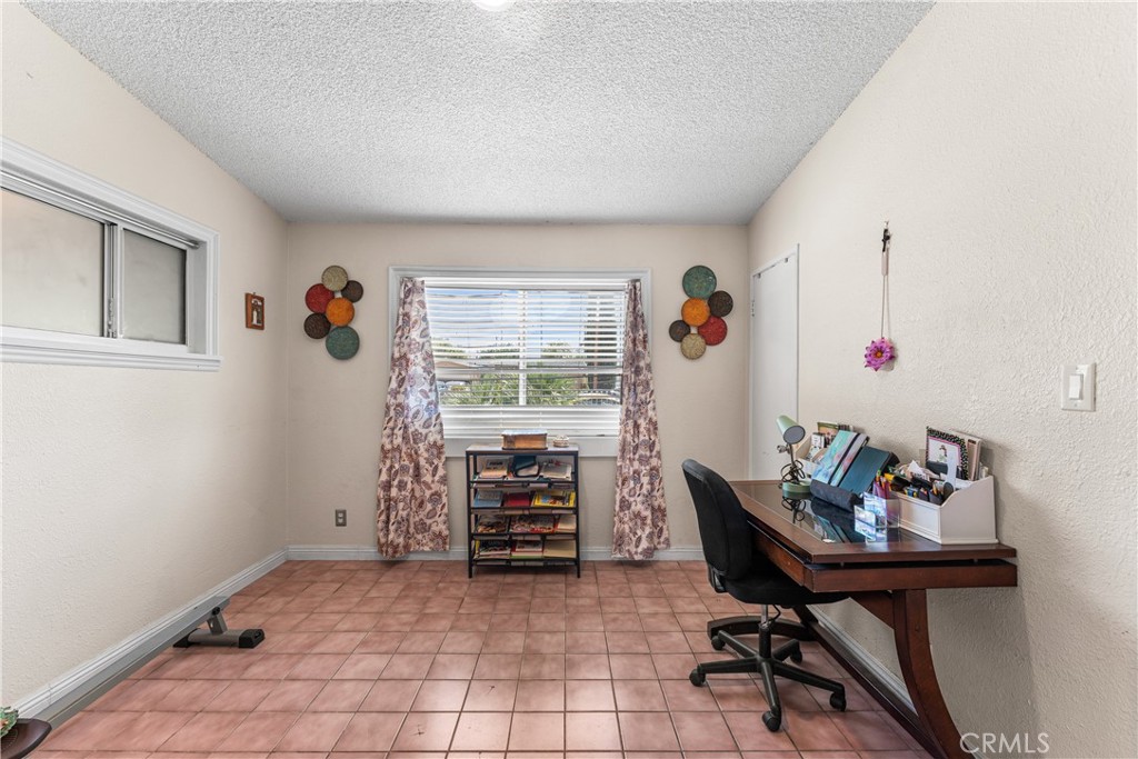 1109 W Avenue J14