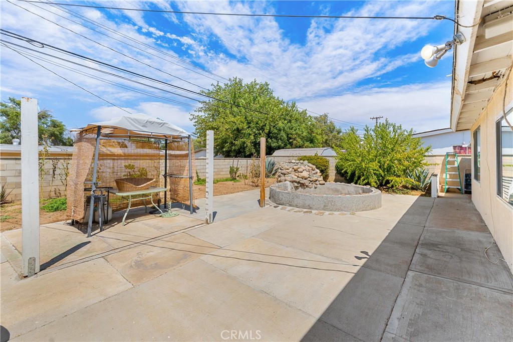 1109 W Avenue J14