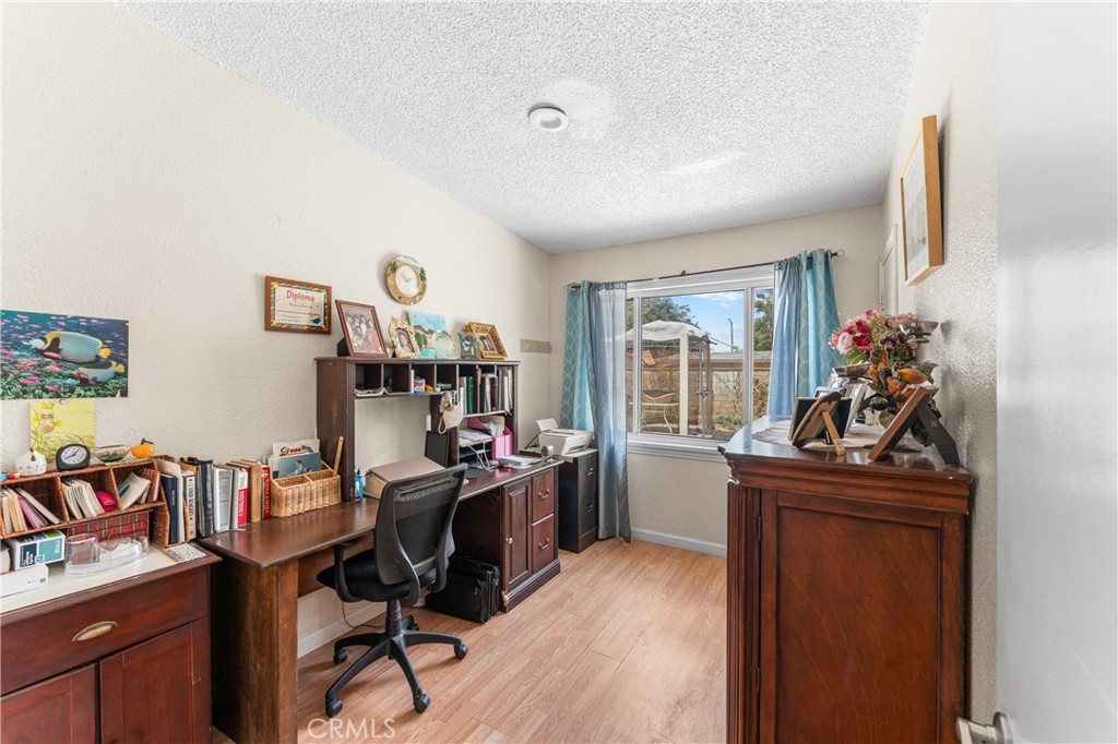 1109 W Avenue J14