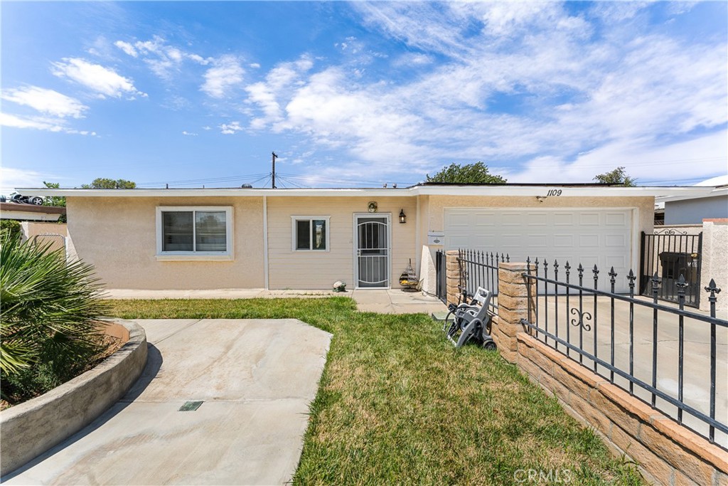 1109 W Avenue J14